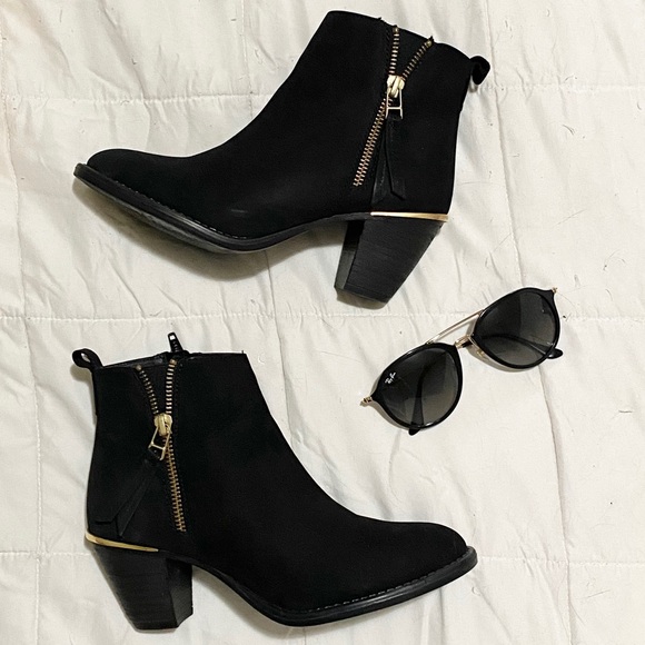 Steve Madden Shoes - Steve Madden Booties🍂